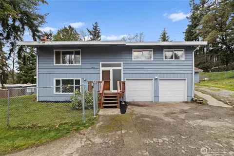 818 S 129th Pl, Burien, WA 98168