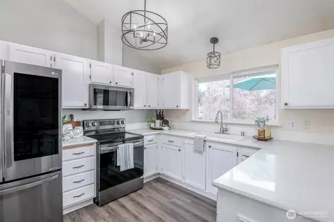 Kitchen - 7925 193rd Street Ct E, Spanaway, WA 98387 photo 2 of 2
