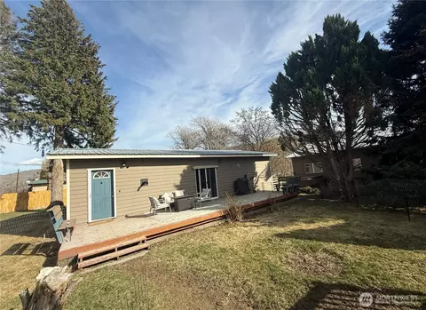1494 Old Hwy 97, Malott, WA 98829