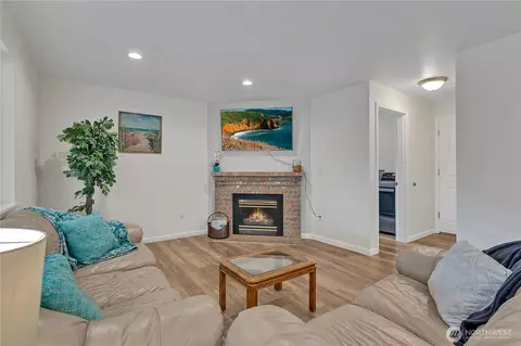 Living - 14410 143rd St E, Orting, WA 98360 photo 3 of 4