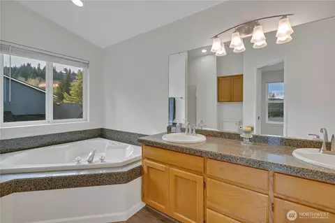 Bath - 14410 143rd St E, Orting, WA 98360 photo 2 of 5