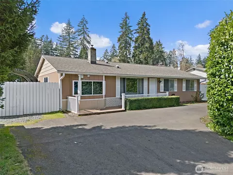19310 Maryann Dr E, Lake Tapps, WA 98391