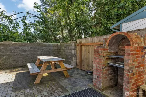 Exterior - 9480 Olson Pl SW #E, Seattle, WA 98106 photo 5 of 6
