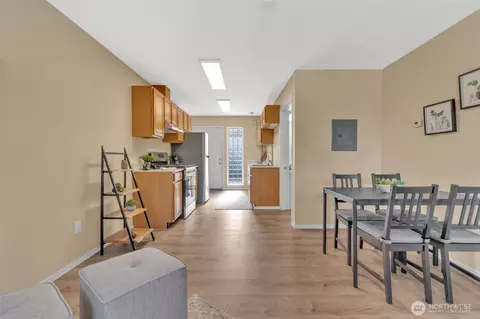 Dining - 9480 Olson Pl SW #E, Seattle, WA 98106 photo 6 of 6