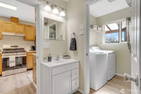 Other - 9480 Olson Pl SW #E, Seattle, WA 98106 photo 3 of 11
