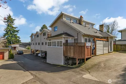 9480 Olson Pl SW #E, Seattle, WA 98106