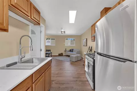 Kitchen - 9480 Olson Pl SW #E, Seattle, WA 98106 photo 4 of 4