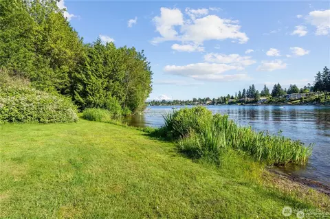 13717 SE 256th Pl, Kent, WA 98042