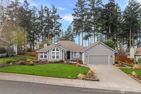 1671 SW Putnam Dr, Oak Harbor, WA 98277