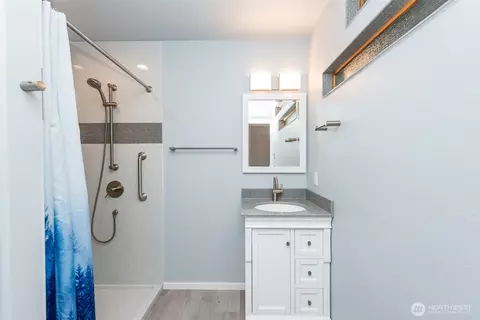 Bath - 82 Lone Eagle Ln, Sequim, WA 98382 photo 3 of 3