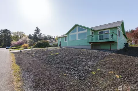 305 W Eunice St, Sequim, WA 98382 photo 2