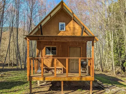 128 Cedar Grove Rd, Randle, WA 98377
