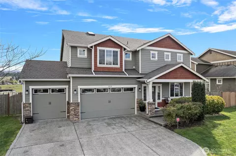 3016 Pine Creek Dr, Mount Vernon, WA 98273