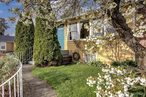 7937 44th Pl S, Seattle, WA 98118