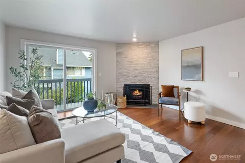 16817 Larch Way #C206, Lynnwood, WA 98037