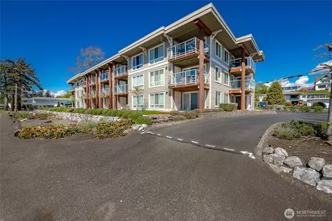 8075 Harborview Rd #302, Blaine, WA 98230