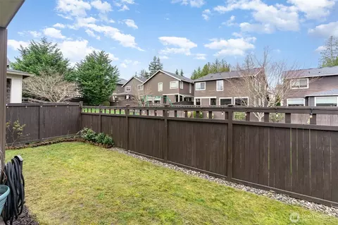 Exterior - 2617 123rd Pl SE, Everett, WA 98208 photo 7 of 9