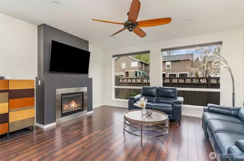 Living - 2617 123rd Pl SE, Everett, WA 98208 photo 2 of 3