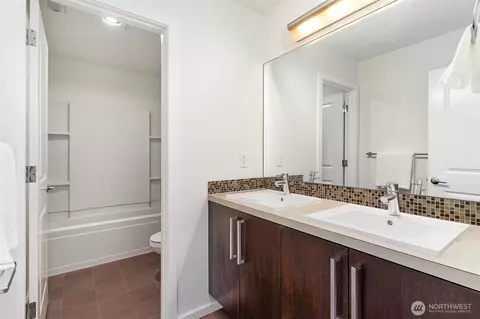 Bath - 2617 123rd Pl SE, Everett, WA 98208 photo 5 of 5