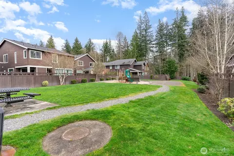 Exterior - 2617 123rd Pl SE, Everett, WA 98208 photo 8 of 9