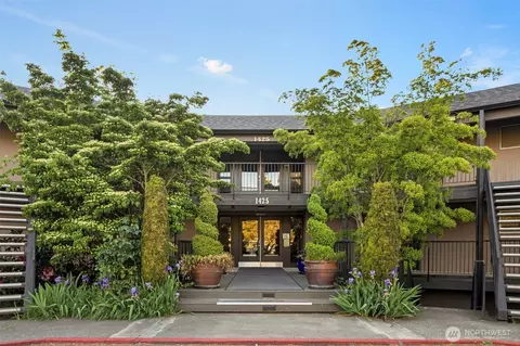 1425 S Puget Dr #213, Renton, WA 98055
