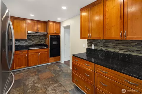 225 218th Pl SW, Bothell, WA 98021 photo 10
