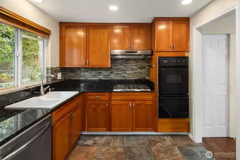 225 218th Pl SW, Bothell, WA 98021 photo 12