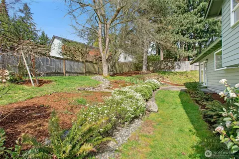 Exterior - 21826 1st Ave W, Bothell, WA 98021 photo 4 of 7