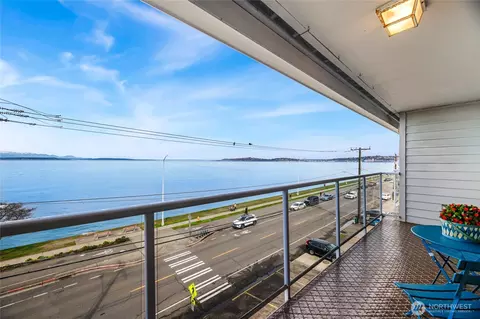 2104 Alki Ave SW #402, Seattle, WA 98116