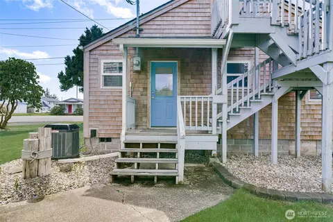 808 Spruce St E, Ilwaco, WA 98624 photo 7