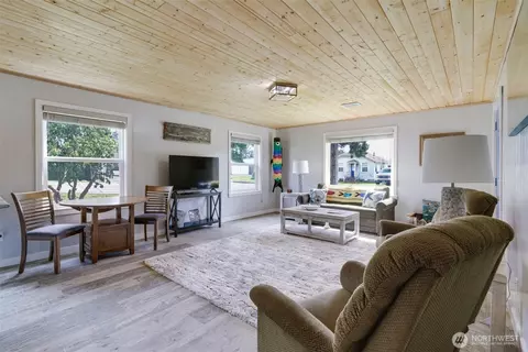 808 Spruce St E, Ilwaco, WA 98624 photo 8