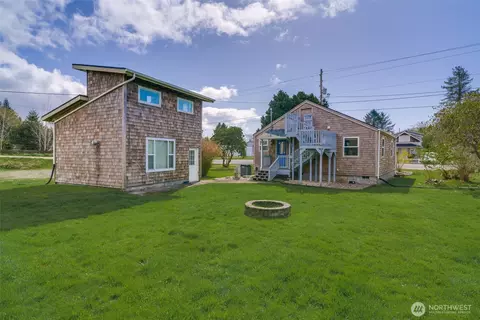 808 Spruce St E, Ilwaco, WA 98624 photo 2