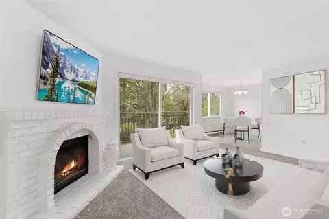 12719 NE 116th St #E102, Kirkland, WA 98034