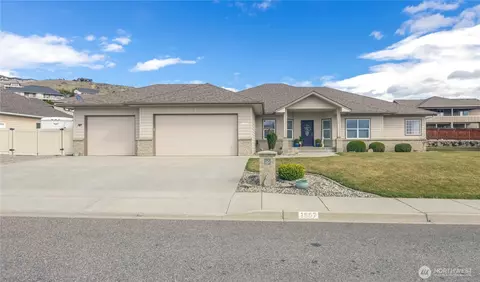 1557 Harrington Ln, East Wenatchee, WA 98802