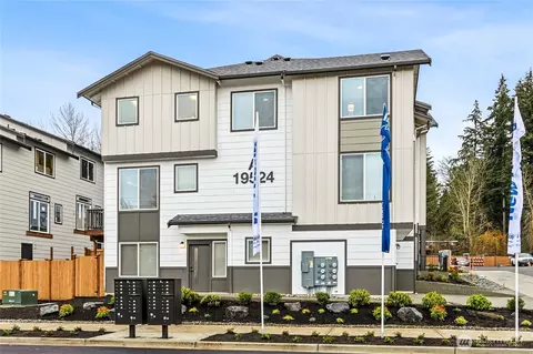 19524 16th Ave SE #E2, Bothell, WA 98012