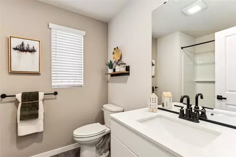 Bath - 19524 16th Ave SE #E2, Bothell, WA 98012 photo 3 of 5