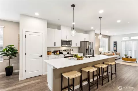 Kitchen - 19524 16th Ave SE #E2, Bothell, WA 98012 photo 1 of 8