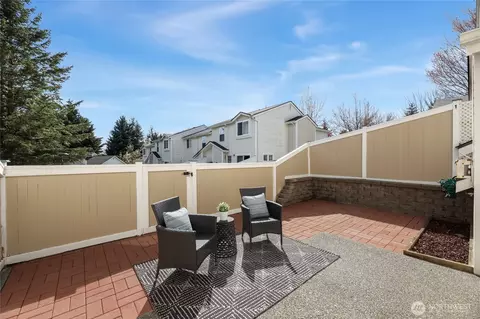 Exterior - 10030 Holly Dr #133, Everett, WA 98204 photo 3 of 4