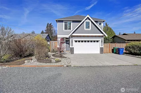 224 Mackenzie Dr, Camano Island, WA 98282