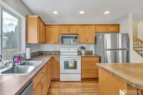 Kitchen - 19225 205th St E, Orting, WA 98360 photo 4 of 5