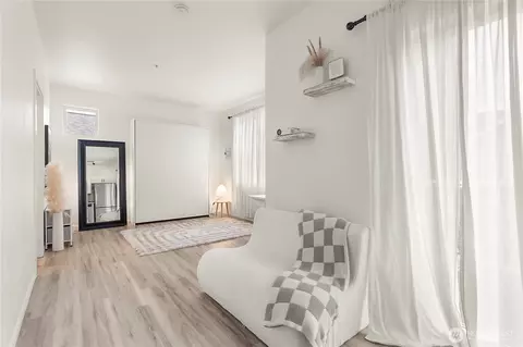 2840 SW Raymond #303, Seattle, WA 98126