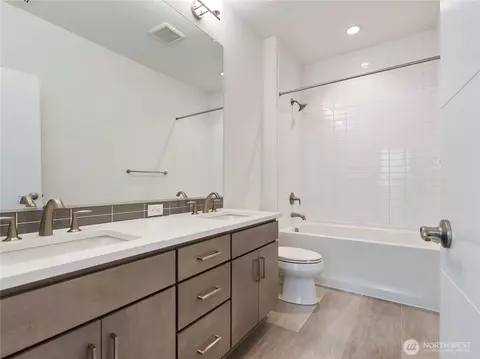 Bath - 23922 38th Ave SE, Bothell, WA 98021 photo 5 of 5