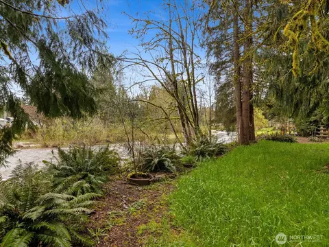 6727 Skinner Rd, Granite Falls, WA 98252