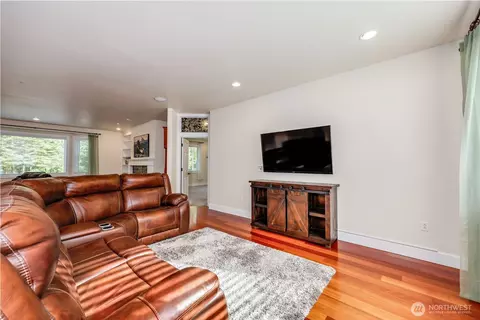 Living - 41 Buck Ct, Sequim, WA 98382 photo 3 of 3