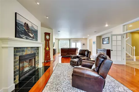 Living - 41 Buck Ct, Sequim, WA 98382 photo 2 of 3