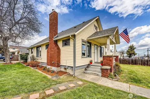 522 S Race St, Port Angeles, WA 98362