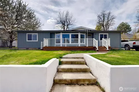314 E Sixth St, Waitsburg, WA 99361