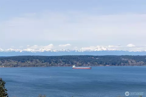 6125 Panorama Dr NE, Tacoma, WA 98422