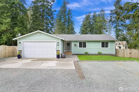 927 Valerie Dr, Camano Island, WA 98282