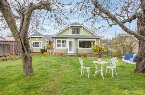 535 W 4th St, Port Angeles, WA 98362